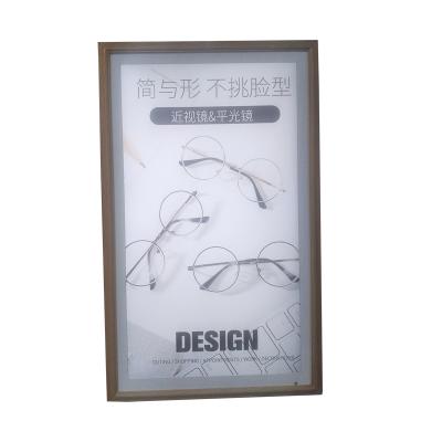 China Wifi Wood Frame Digital Photo Frame 32 Inch Height Screen Advertising Display for sale