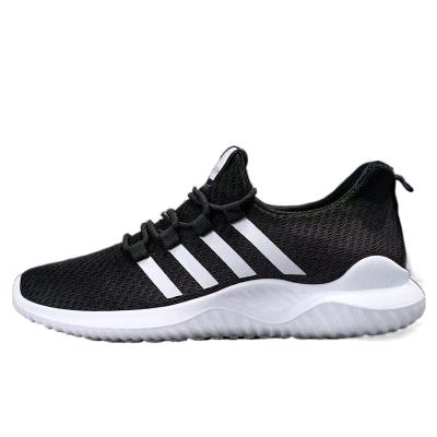 China 2021 Autumn New Men's Lightweight Anti-skid Deodorant Casual Breathable Shoes for sale