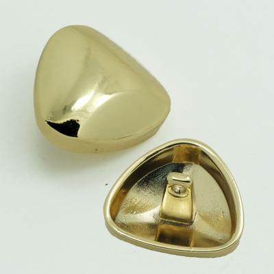 China Viable metal high quality antique brass sewing buttons for clothing for sale