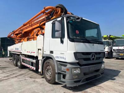 China Benz Zoomlion camión de bombeo de hormigón usado camión 49m 6arms 2014 Blanco Naranja en venta