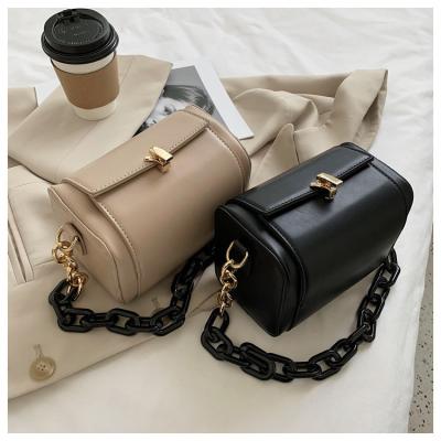 China Lady 2021 new fashionable simple mini handbags shoulder bag chain cross - body bag small square bag for sale