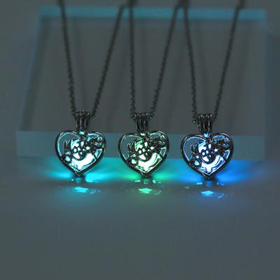 China CLASSIC Glow in the Dark Heart Mother Pendant Necklace for Women Mother Jewelry Fluorescent Luminous Halloween Gift for sale