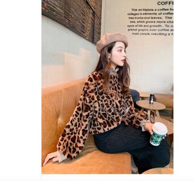 China 2018 Autumn winter soft overcoat female plush warm anti-shrink casual parka outwear coat leopard print faux fur sweater for sale