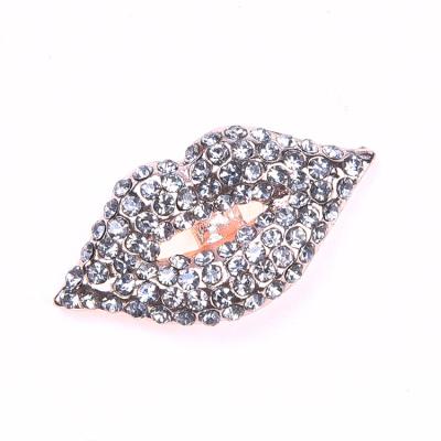 China China Elegant Wholesale Brooch Rhinestone Mouth Shape Crystal Brooch for sale