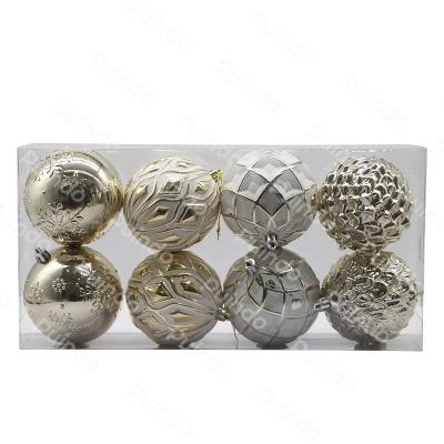 China Puindo Plastic 8cm Christmas Ball Gift Box 8 pcs Ball Christmas Tree Decorations Shatterproof Gold and White Christmas Decorations for sale