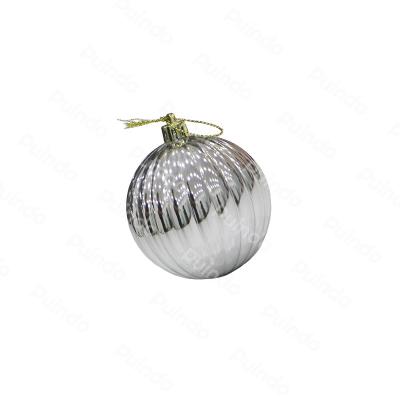 China Puindo Christmas Decorations 8cm Customized Christmas Tree Decorations Ball A21 Silver Plastic Hanging Shiny Christmas Ornament Ball for sale