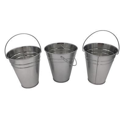 China Sustainable Hot Sale Food Grade Gallon Galvanized Bucket 0.5L 1L 2L 5L Metal Bucket Handle Standing Ice Bucket With Lid for sale