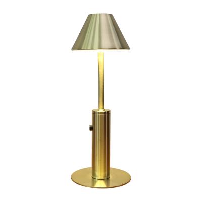 China 2022 1800mAh Rechargeable Metal Antique Metal Battery Operated Warm Modern LED Bar Restaurants Table Lamp for sale