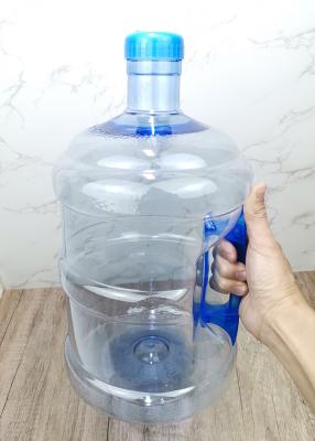 Cina Bottiglie di acqua libere di PLA 7.5L di BRA con la maniglia antiscorrimento per yoga della palestra di forma fisica in vendita