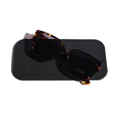 China Wholesale Custom Leather Pouch Glass Pouch PU Sunglasses Case Thick Good Quality Leather Pouch For Sunglasses Packing Leather Package for sale