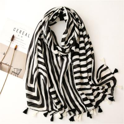 China European and American fashion canvas cotton and spool stripe thin ladies dual use of soft cotton seasons scarf and scarf canvas shawl the four for sale