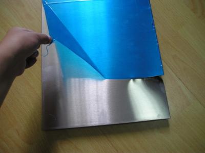 China Coverd emerge la placa/la hoja de aluminio de la precisión de la aleación con la película azul del PVC disponible en venta