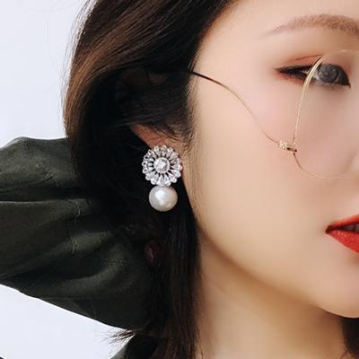 China Vintage Flower Design Stone Inlaid Zirconia Crystal Bride Wedding Drop Tear Shape Imitation Pearl Earrings Women for sale