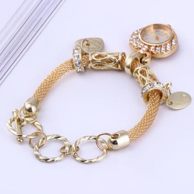 China Trendy New Style Trendy Heart Pendant Girls Chain Watch Strap Women Wrist Watch for sale