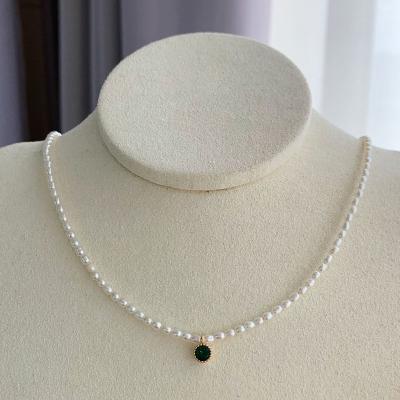 China FASHIONABLE Simple Soft Short Necklace 18K Necklace 18K Simple Short Soft Green Cubic Zirconia Clavicle Clavicle Pearl Chain Cs Natural Freshwater Pearl Necklace for sale