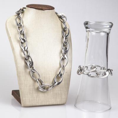 China Factory Wholesale FASHIONABLE Classic 316L Stainless Steel Series Two Tones Jewelry Set Surgical High Quality Chain Necklace With Bracelet for sale