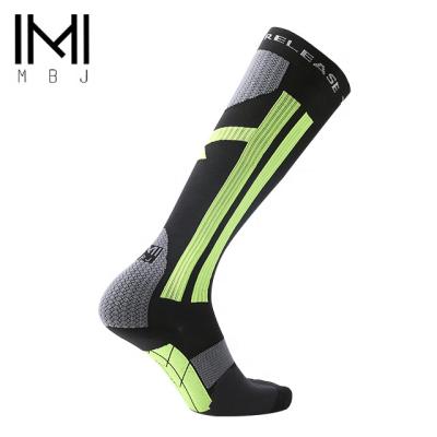 China Manufacturer QUICK DRY Football Cotton Basketball Compression Socks for sale