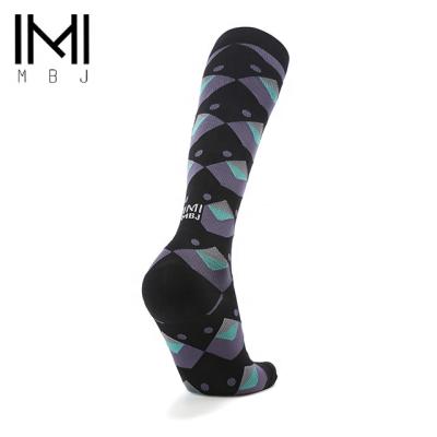 China Athletic Sports Pressure Socks Compression Increasing Socks Cotton For Women for sale