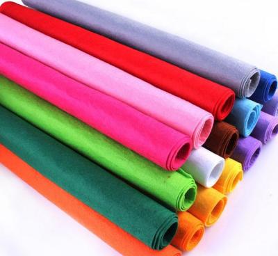 China Wholesale Waterproof Colorful Soft Craft 3mm 600g Deep Felt Rolls Needle Punched Polyester Felt Fabric for sale