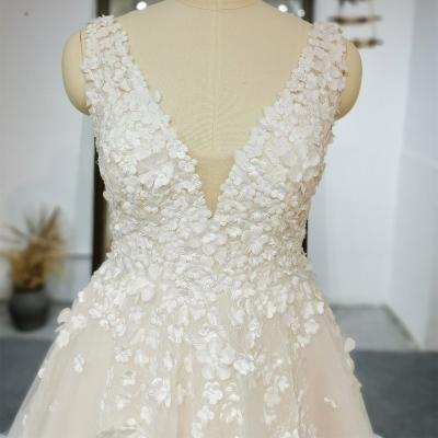 China Anti-Static Vintage Sleeveless V-Neck Embroidered Wedding Dresses Bridal Dress for sale