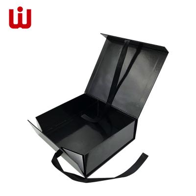 China Handmade Black Cardboard Closure Folding Magnetic Paper Box for sale