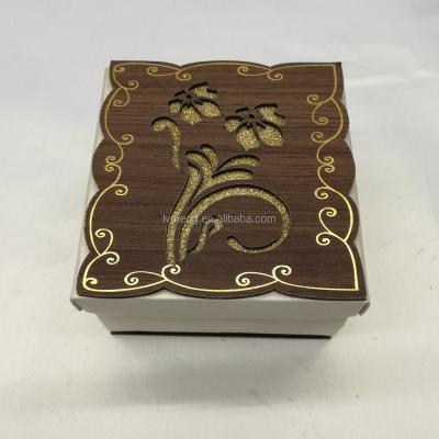 China Flower shape handmade laser cut wooden gift box with gold samtping candy box/new arrival wedding for sale