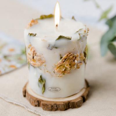 China Handmade Private Label Customized Best Selling Scented Soy Scented Candle With Dried Flower Inside for sale