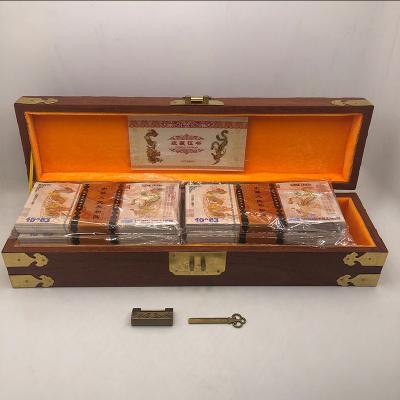 China Africa 1000 Pcs Chinese Dragon And Phoenix Dragon Carving Banknote One Vigintillion Banknote In Wooden Dragon Box for sale