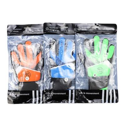 China Finger ProtectionÂ   Professional Football Goalkeeper Gloves Full Finger Hand Protection Kids Soccer Goalkeeper Gloves for sale