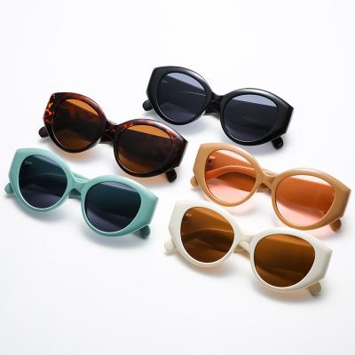 China 2021 Fashion UV400 2021 Round Cat Eye Sunglasses Fashionable Women Men's Multi Color River Sun Glasses for sale