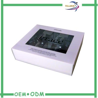 China Custom Printing small paper gift boxes , Luxury Drawer Gift Box with Window for sale