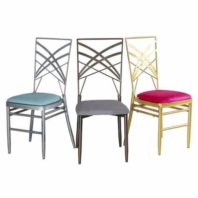 China Contemporary Commercial Furniture Balcony Hotel Banquet Small Stackable Wedding Chairs Chiavari Gold Color Chairs for sale