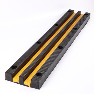 China 100*25*5CM Parking Corners Wall Reflective Rubber Protection 100*25*5CM for sale