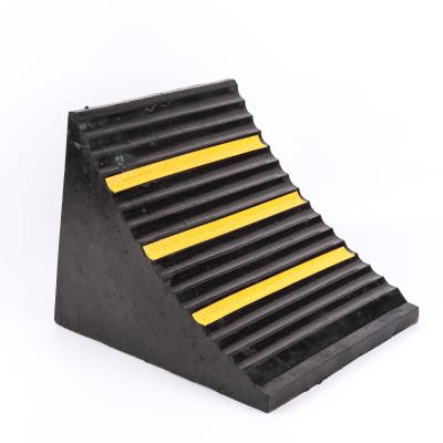 China 32*30*26CM Black Anti Slip Rubber Wheel Stop Wheel Chock 32*30*26CM for sale