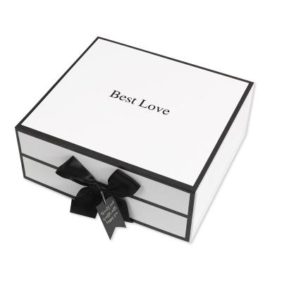 China Recycled materials wholesale clothes doggie box ring cosmetics gift box luxury custom wedding gift box for sale