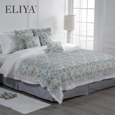 Κίνα Folded Flat Use Soft 3 Pcs Bed Skirt King Bed Spread With Pillow Case προς πώληση