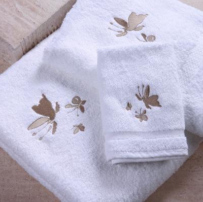 Chine Compressed Luxury Bathroom Set Comfortable Cotton Hotel White Towel For Sale à vendre