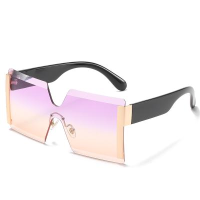 China Fashionable Square Female Lenses Anti-ultraviolet UV400 Sun Shape Oversized Gradient Shades Women Sunglasses for sale