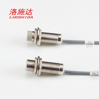 China Salida analógica del sensor inductivo del alambre 24V de M18 DC 3 con el sensor normal del cable de la salida actual 4-20mA en venta