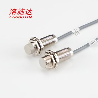 China Sensor cilíndrico de larga distancia inductivo del detector de metales del sensor de proximidad M18 en venta