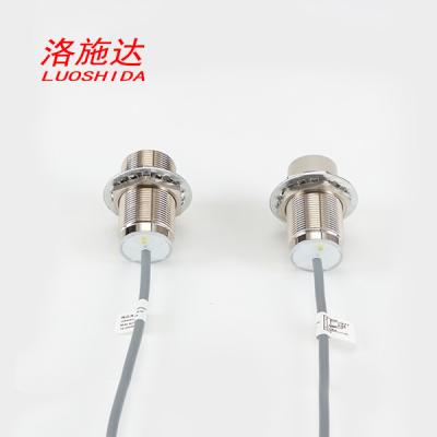 中国 M30ケーブル タイプが付いている長距離の誘導の2ワイヤー近さスイッチDC 2ワイヤー10-60V 販売のため