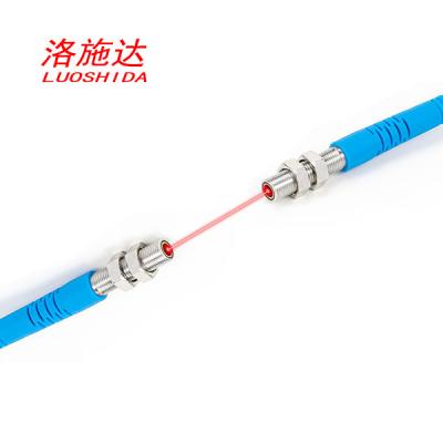 China 3 metal do fio M5 que detecta a luz visível pequena 660nm de tamanho de ponto do interruptor de proximidade através do feixe à venda