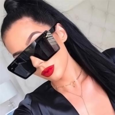 China New Trendy Fashion Sunglasses Fashionable One-Piece Vintage Hot Selling Oversized Sun Glasses Female Ladies Large Frame Square Glass One-Piece Sunglasses for sale