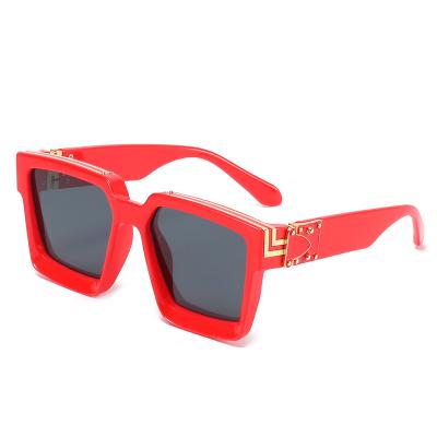 China Custom Fashion Logo Metal Glasses Pilot Sunglasses Black Style Colored Glasses Regardless of Age for sale