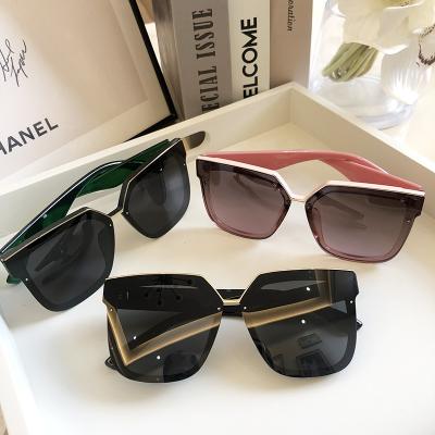 China Fashion Square Flat Big Lady Sunglasses Round Big Face Exposure Face Small Sunglasses Man Vacation Street Polarization Shot Glasses for sale