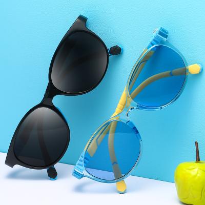 China High quality fashion European American children's sunglasses with spring silicone anti-ultraviolet sunglasses for sale