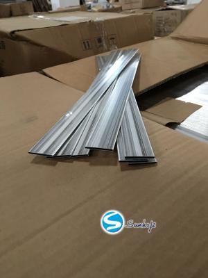 China Zilveren hoogfrequente gelaste aluminiumlegeringsbuizen Pipe voor condensator assemblen verbinding Type Zilveren afwerking Te koop