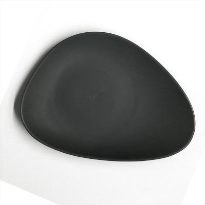 China Factory Direct Sale Sustainable Hotel Used Matte Gray Triangle Shape Ceramic Dish for sale