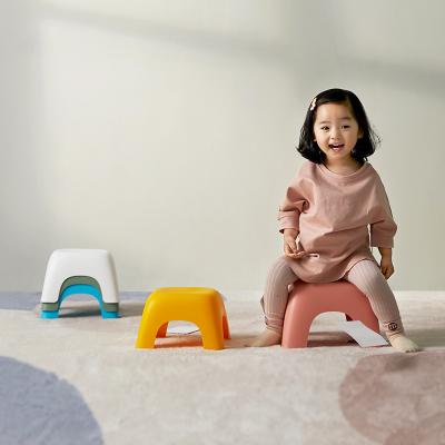 China Modern Cartoon Children Sneak Living Room Plastic Stool Thickened Non-slip Bathroom Bath Stool Bench for sale