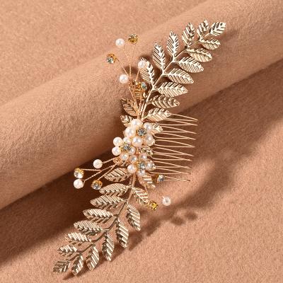 China Fashionable MC834 Fashion Bridal Leaves Hair Comb Women Pearl Hair Comb Wedding Headdress for sale